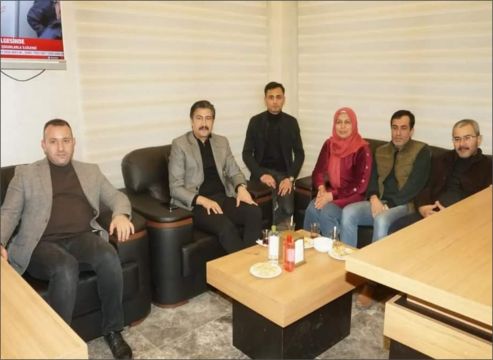 AK KADROLAR VATANİ GÖREVİNİ YAPACAK ASKERLERİ ZİYARET EDİYOR