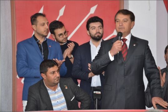 ÜNAL KARAOSMANOĞLU DURSUN ÖZBEK’İ İSTİFAYA DAVET ETTİ