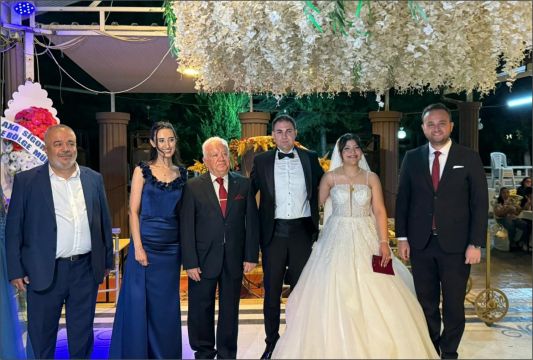 HATİCE İLE BEKİR DÜNYA EVİNE GİRDİ